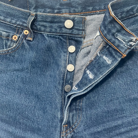 501 LEVI SHORTS - Picture 4 of 5